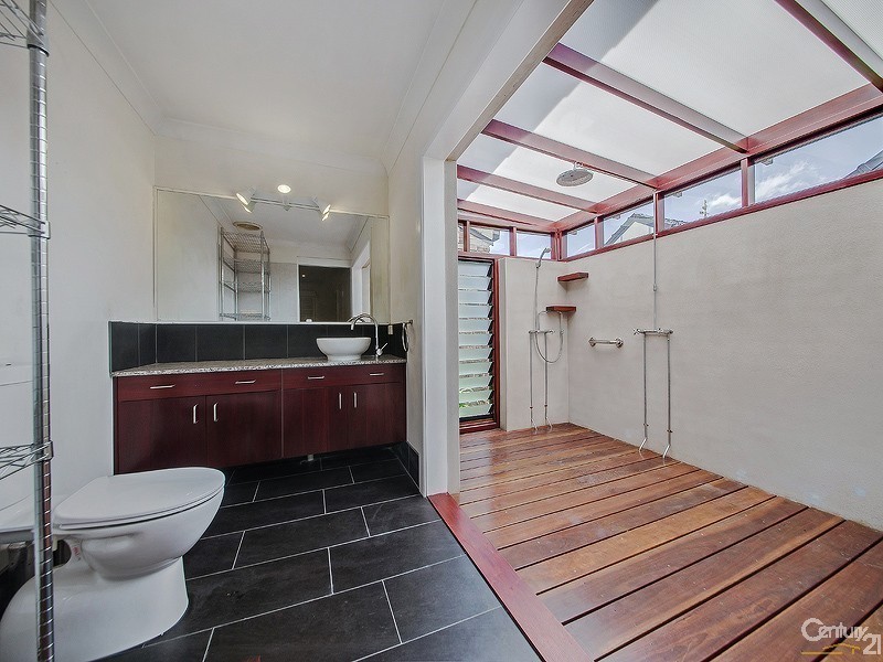 36 Scanlen Crescent, Wynnum West QLD 4178