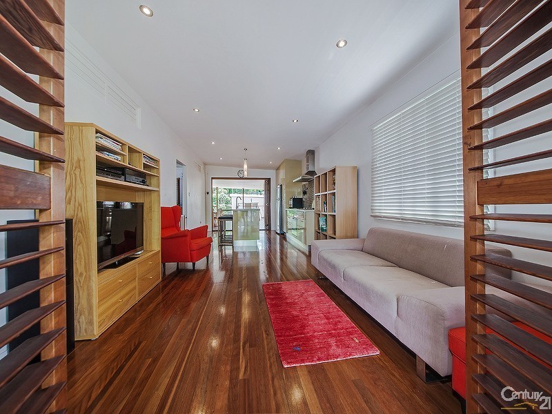 25 Beltana Street, Lota QLD 4179