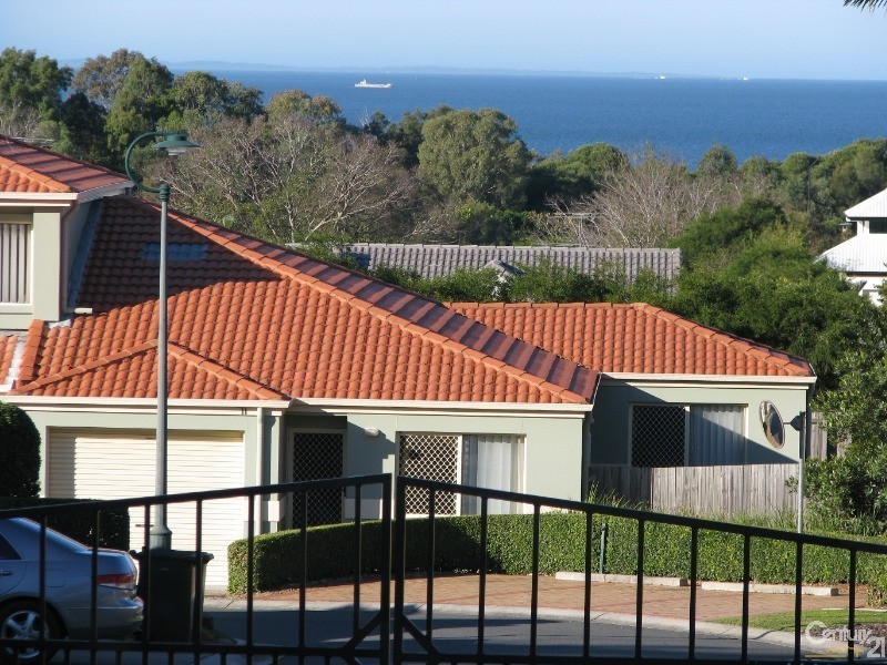 11 / 519 Tingal Road, Wynnum QLD 4178