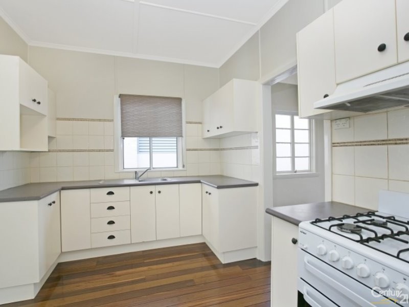 17 Warra Street, Wynnum QLD 4178