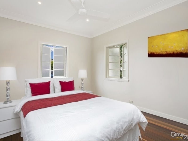 17 Warra Street, Wynnum QLD 4178