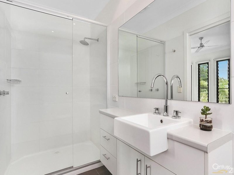 100 Sibley Road, Wynnum West QLD 4178