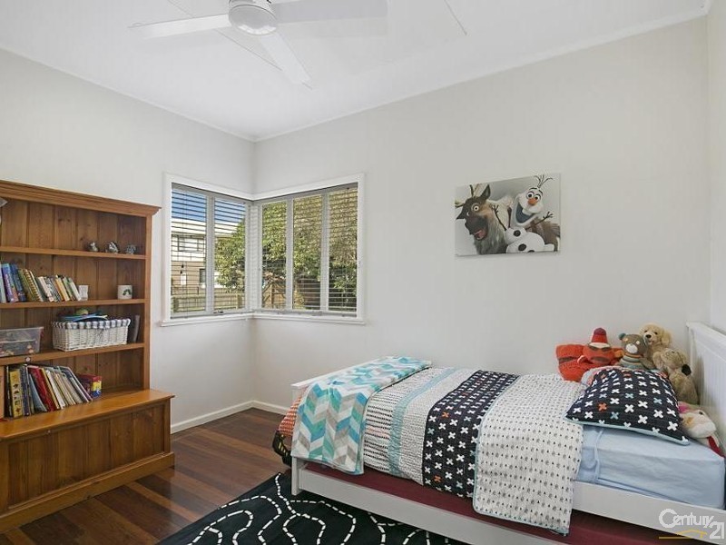 182 Whites Road, Lota QLD 4179