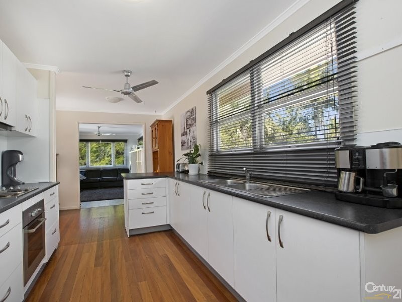 72 Empire Avenue, Manly West QLD 4179