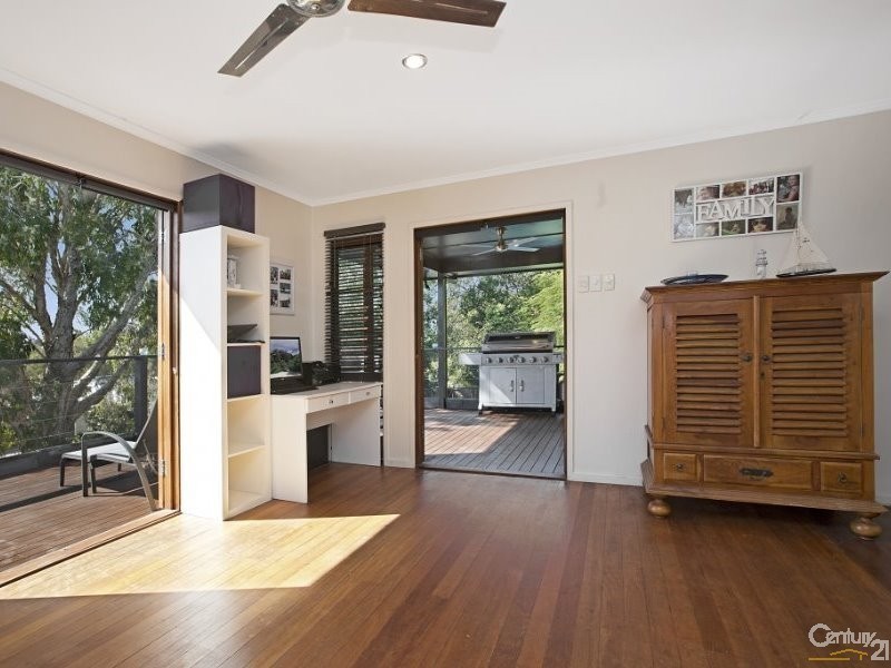 72 Empire Avenue, Manly West QLD 4179