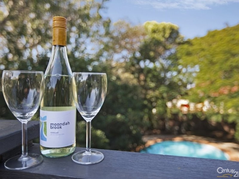 72 Empire Avenue, Manly West QLD 4179