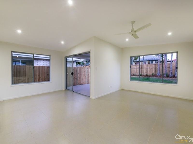 11 Coralie Avenue, Wynnum West QLD 4178