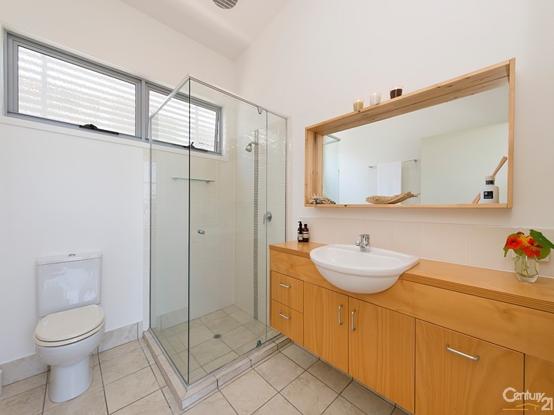 20 Clara Street, Wynnum QLD 4178
