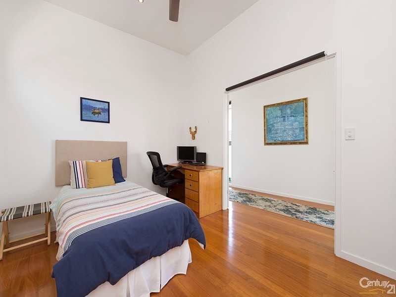 20 Clara Street, Wynnum QLD 4178
