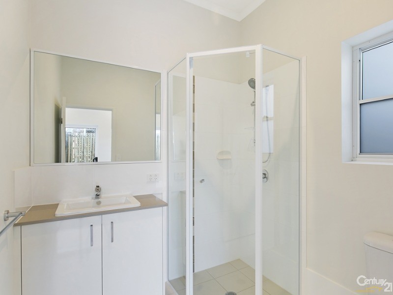2 / 34 Emsworth Street, Wynnum QLD 4178