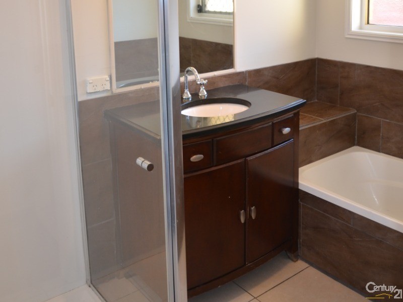 4 Magdalene Street, Wynnum QLD 4178