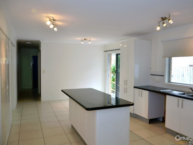 8 Joffre Street, Wynnum QLD 4178