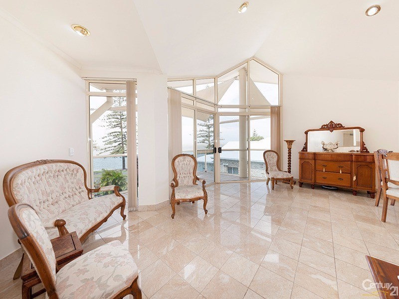 11/65 Waterloo Esplanade, Wynnum QLD 4178