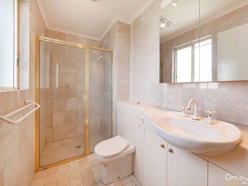 11/65 Waterloo Esplanade, Wynnum QLD 4178