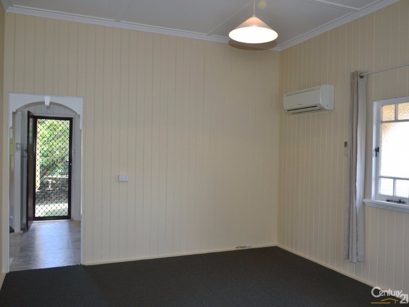 99 Pine Street, Wynnum QLD 4178