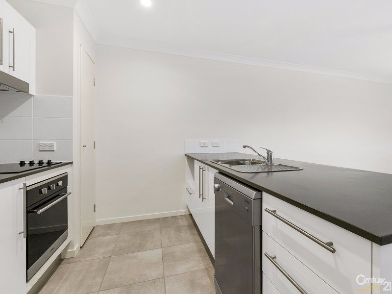 1/15a Herswell Avenue, Wynnum West QLD 4178