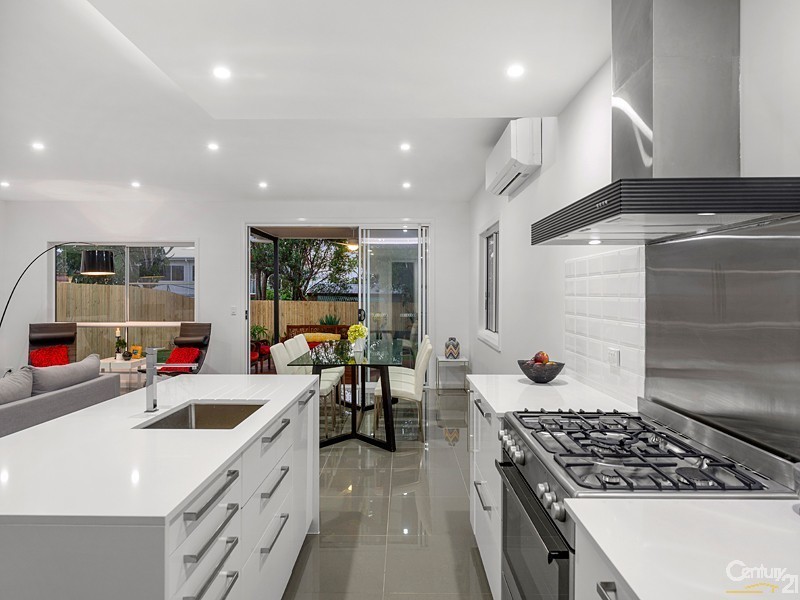 98 Sibley Road, Wynnum West QLD 4178