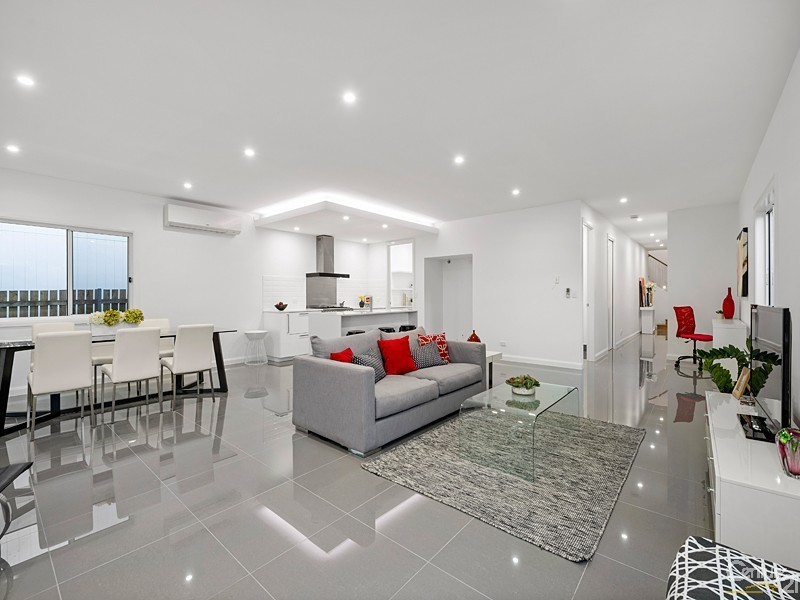 98 Sibley Road, Wynnum West QLD 4178