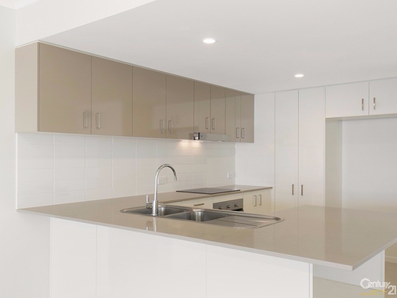 8 / 34  Emsworth Street, Wynnum QLD 4178