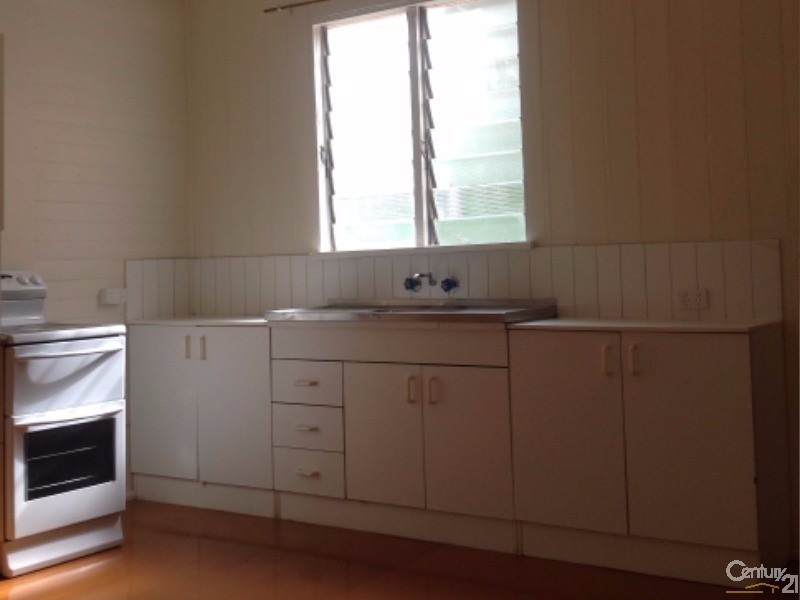 12 Bay Terrace, Wynnum QLD 4178