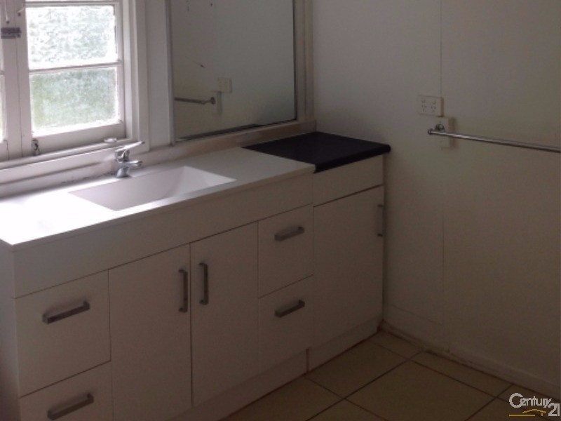 12 Bay Terrace, Wynnum QLD 4178