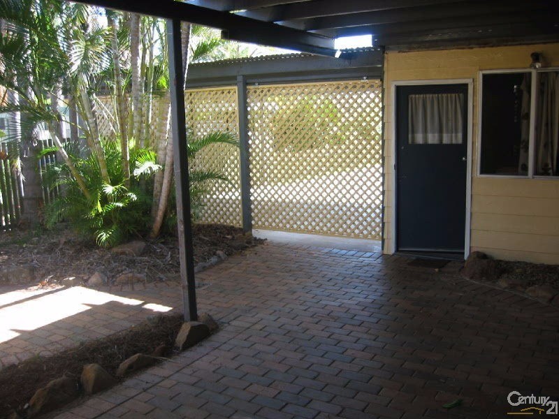 64 Wondall Road, Manly West QLD 4179