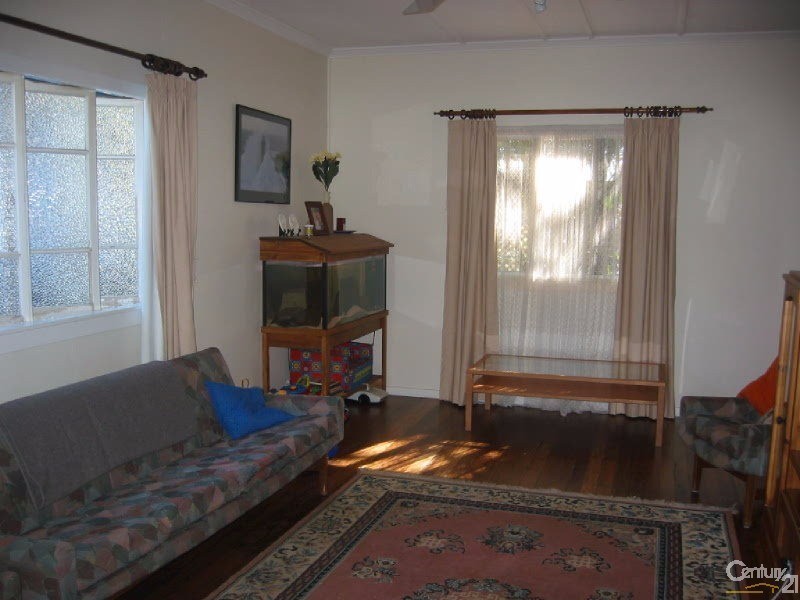64 Wondall Road, Manly West QLD 4179