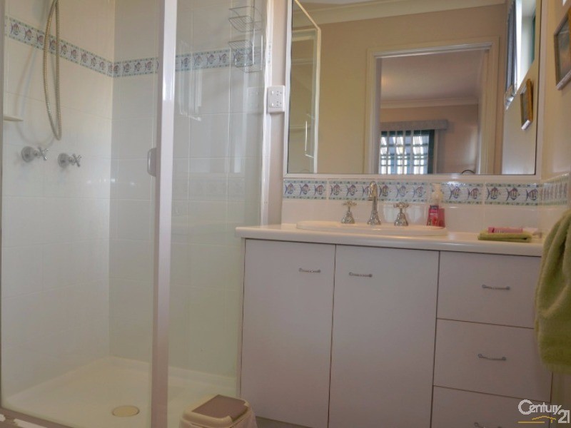 6/30 Edith Street, Wynnum QLD 4178