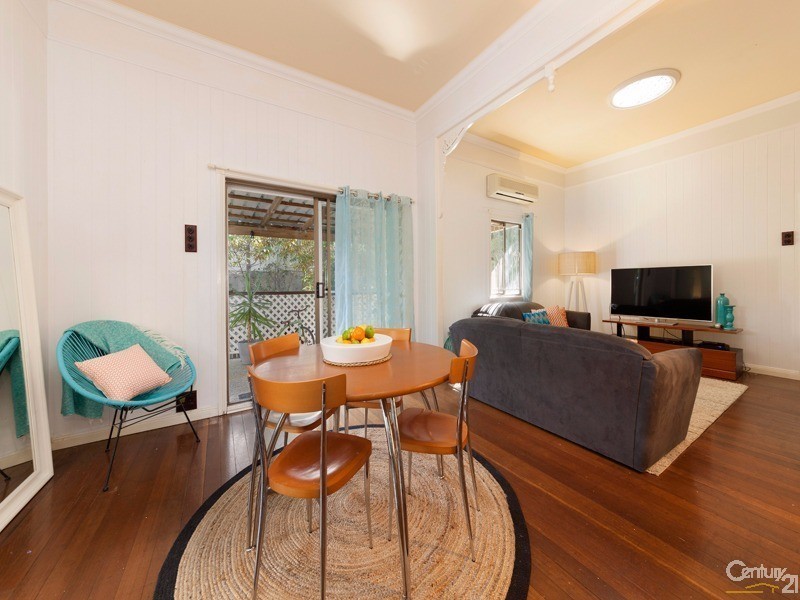 17 Allara Street, Manly QLD 4179