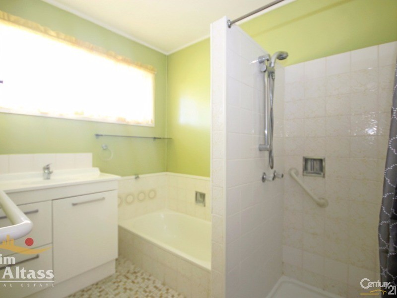 19 Gray Street, Carina QLD 4152