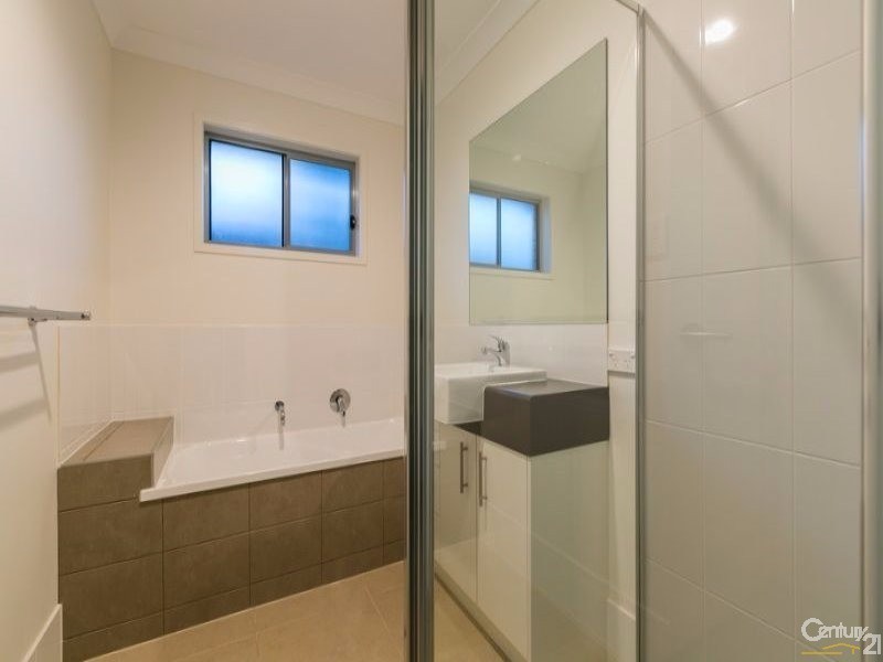 11 Coralie Avenue, Wynnum QLD 4178