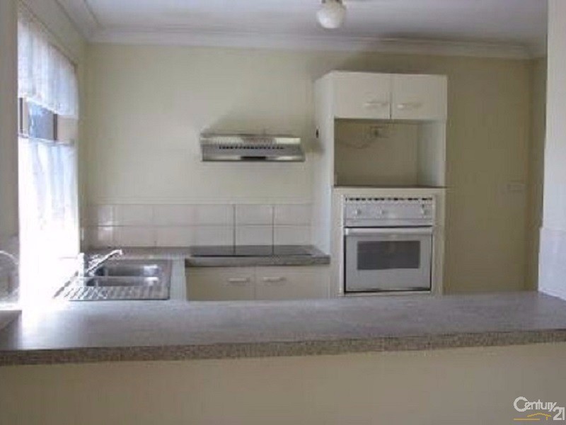 37 Madgwick Street, Wynnum QLD 4178