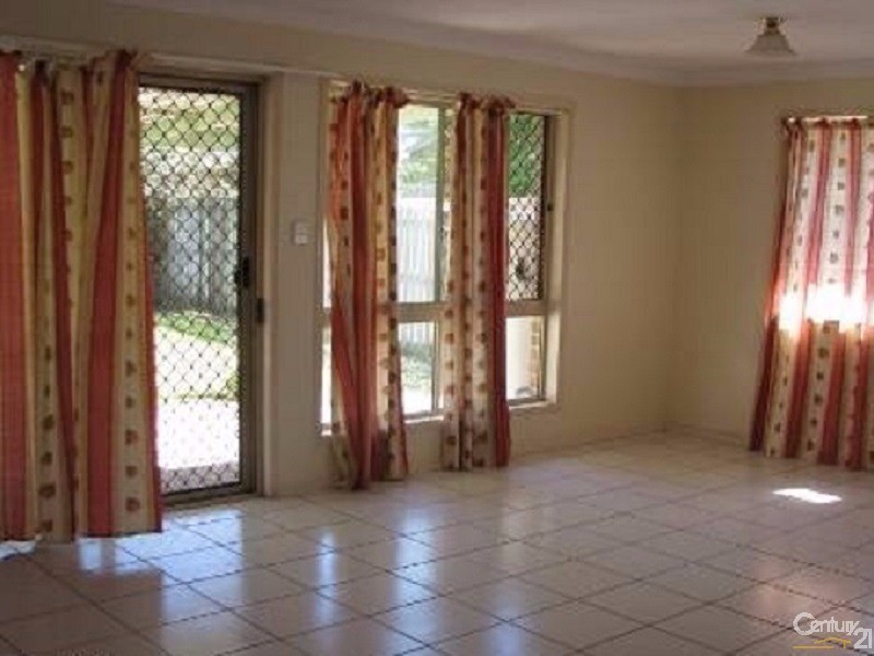 37 Madgwick Street, Wynnum QLD 4178