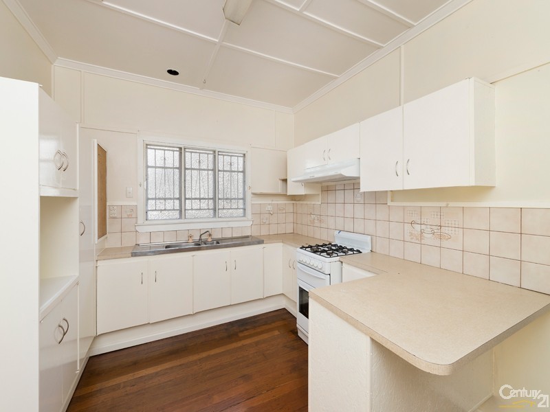 64 Wondall Road, Manly West QLD 4179