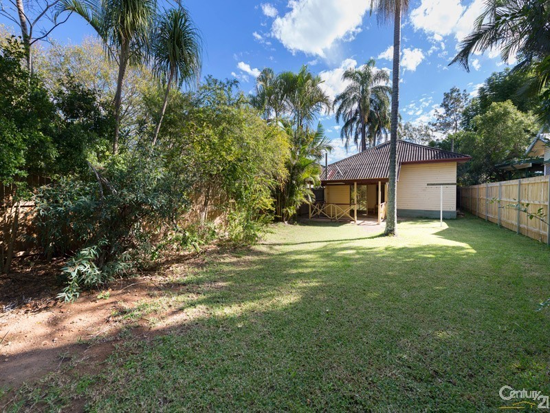 64 Wondall Road, Manly West QLD 4179