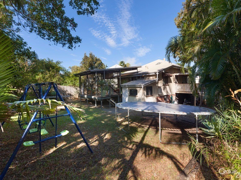 17 Allara Street, Manly QLD 4179