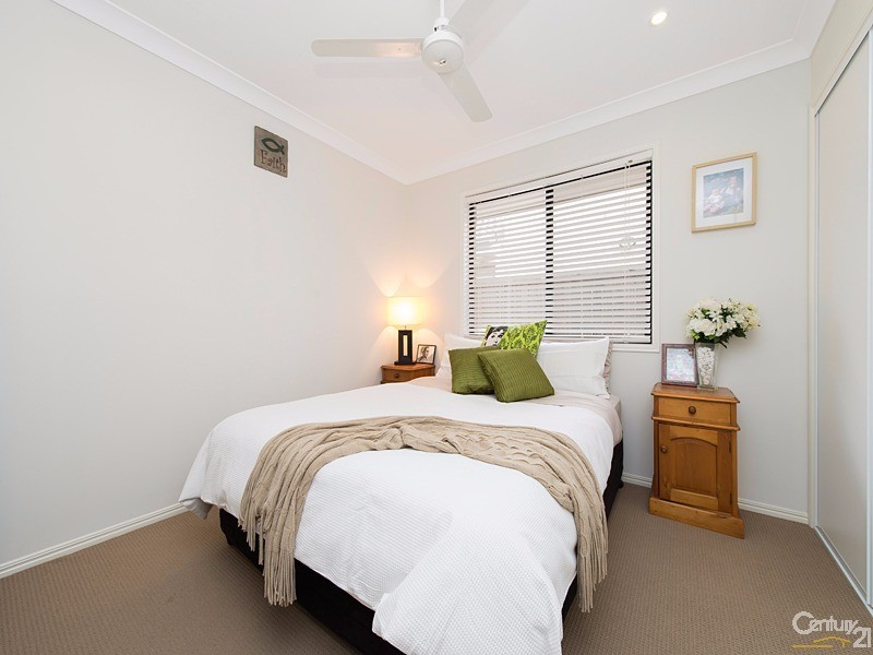 16 Tulip Street, Wynnum QLD 4178
