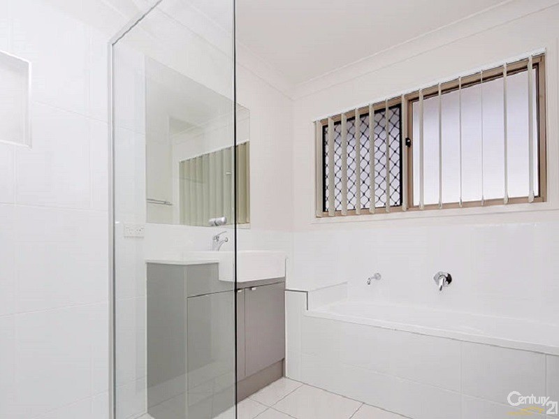 3 Radford Road, Manly West QLD 4179