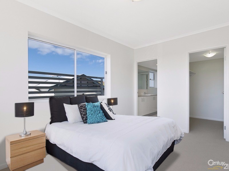 9 of 34 Emsworth Street, Wynnum QLD 4178