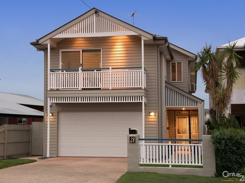 28 Stewart Parade, Manly QLD 4179