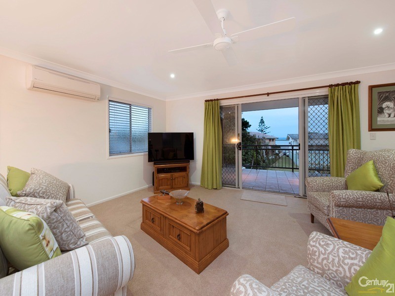 28 Stewart Parade, Manly QLD 4179