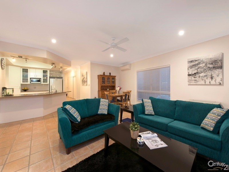 28 Stewart Parade, Manly QLD 4179