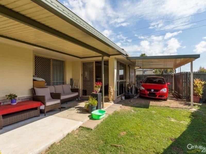 10 School Road, Wynnum West QLD 4178