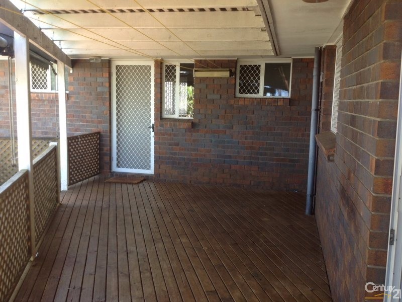 8 Scanlen Crescent, Wynnum West QLD 4178