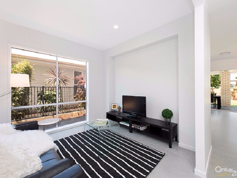 96 Sibley Road, Wynnum West QLD 4178