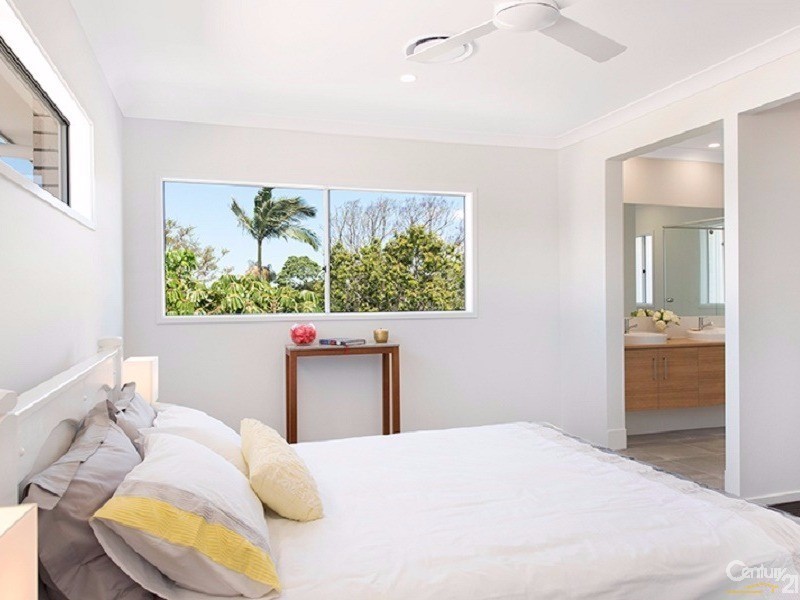 96 Sibley Road, Wynnum West QLD 4178