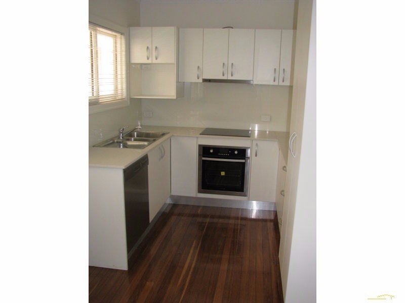 21 Duncan Street, Wynnum West QLD 4178