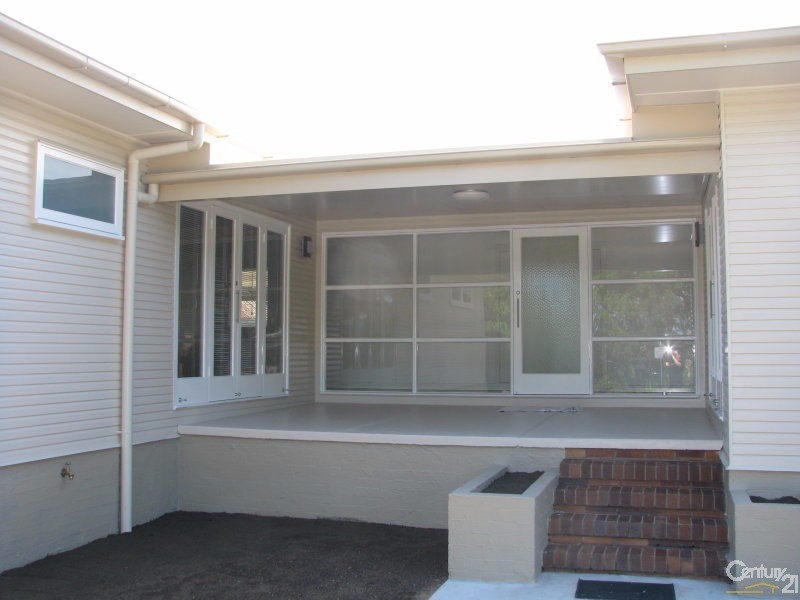 21 Duncan Street, Wynnum West QLD 4178