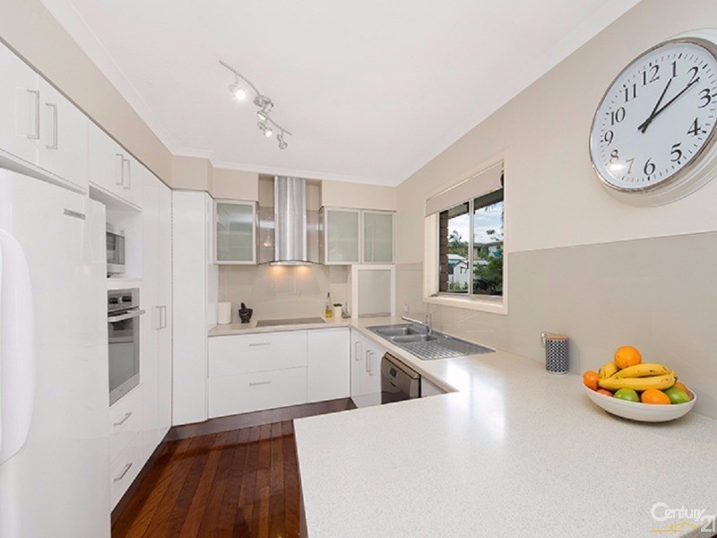 28 Orsan Street, Wynnum West QLD 4178
