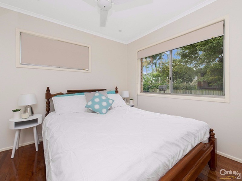 28 Orsan Street, Wynnum West QLD 4178